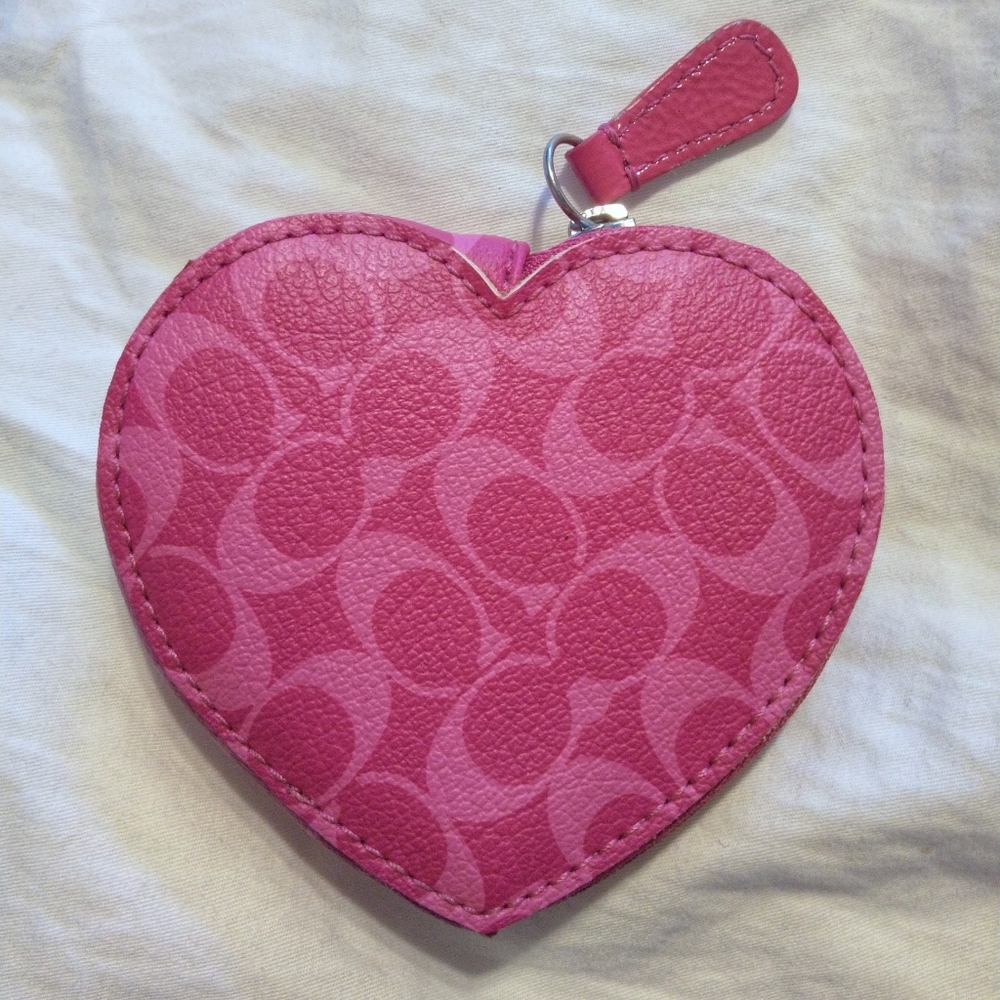 Coach | heart shaped coin purse